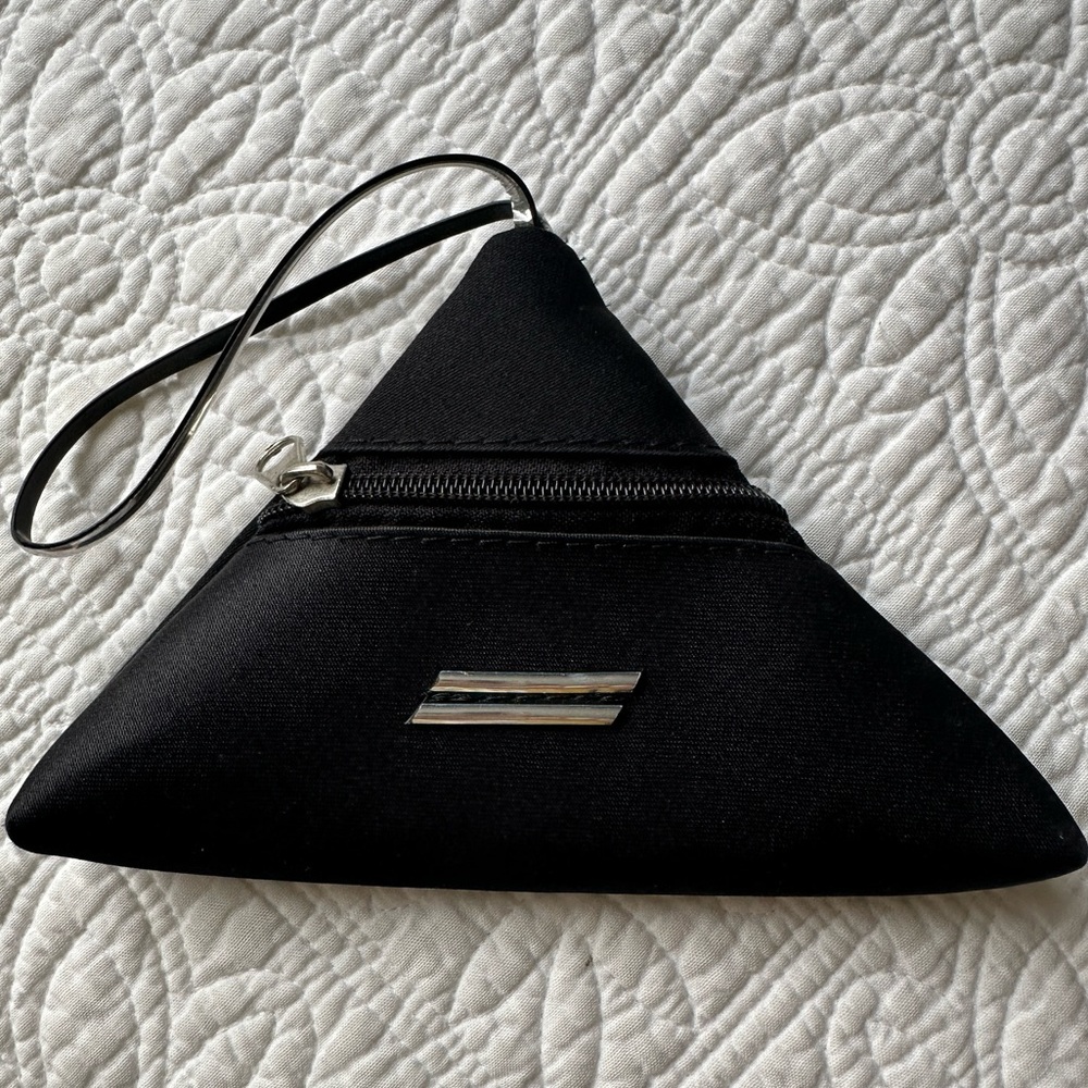 Mini Triangle Evening Clutch | Black | Accessories
